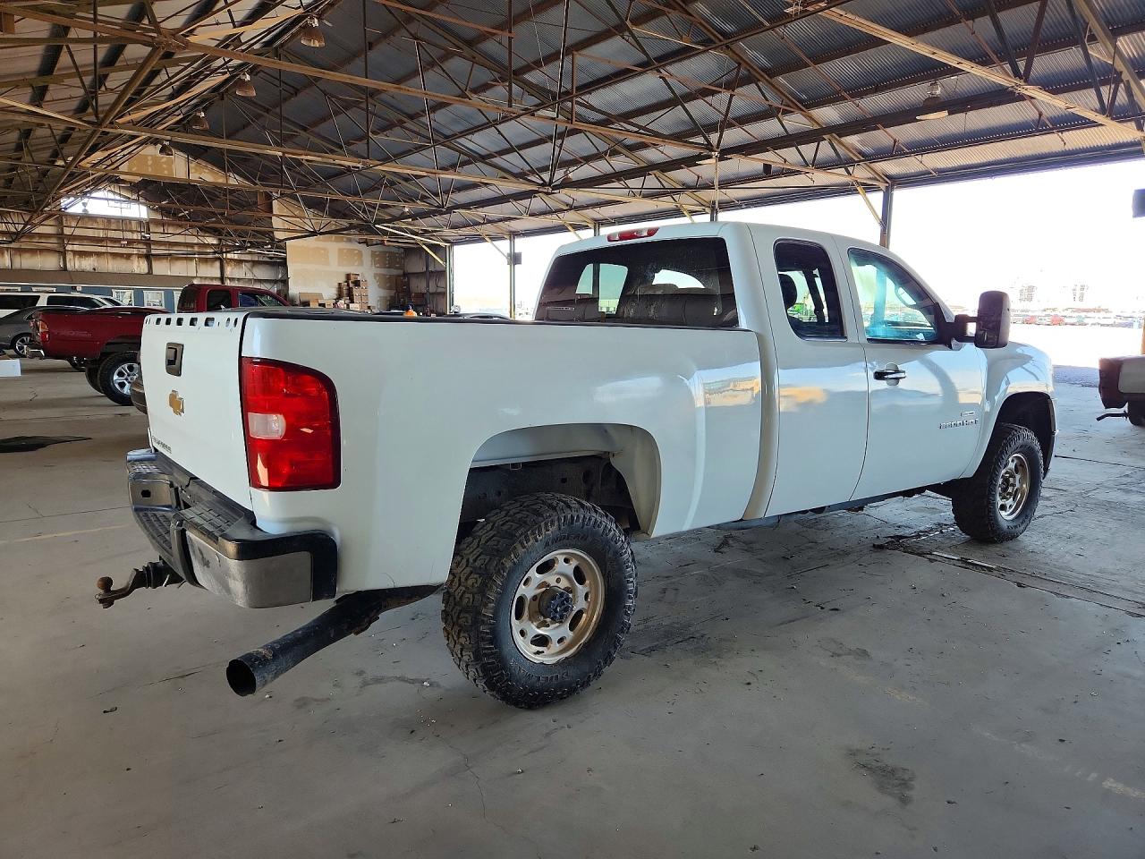 2008 Gmc Sierra White vin: 1GTHK29608E142671