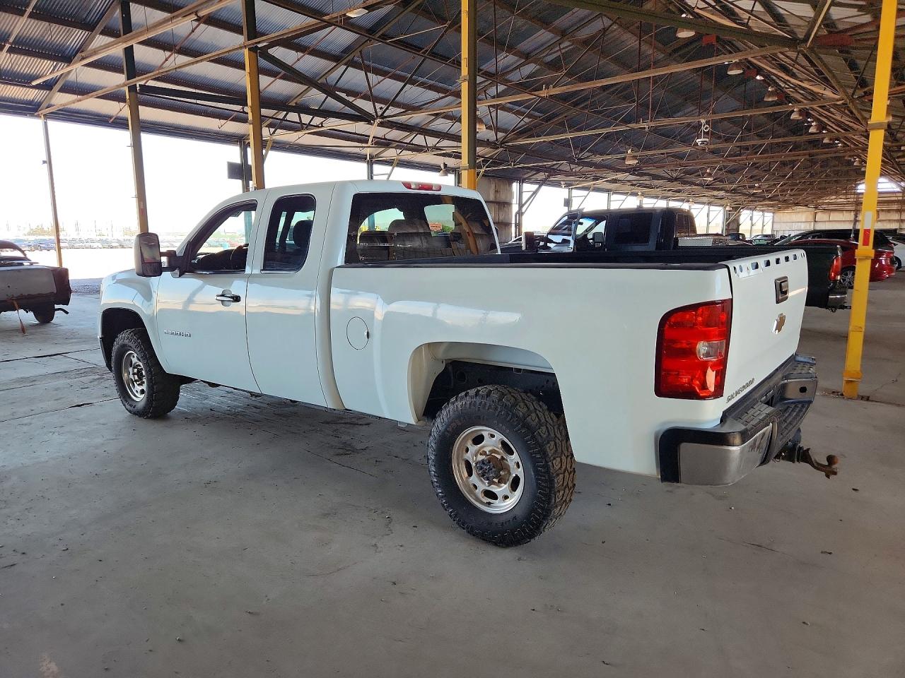 2008 Gmc Sierra White vin: 1GTHK29608E142671