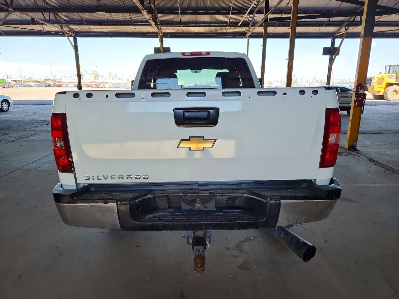 2008 Gmc Sierra White vin: 1GTHK29608E142671