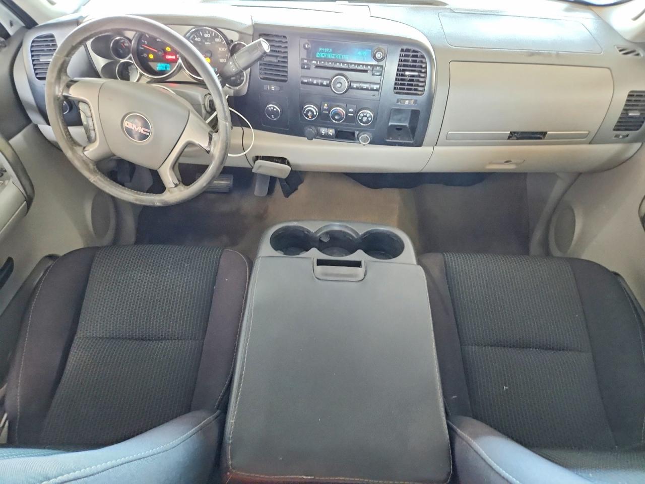 2008 Gmc Sierra White vin: 1GTHK29608E142671
