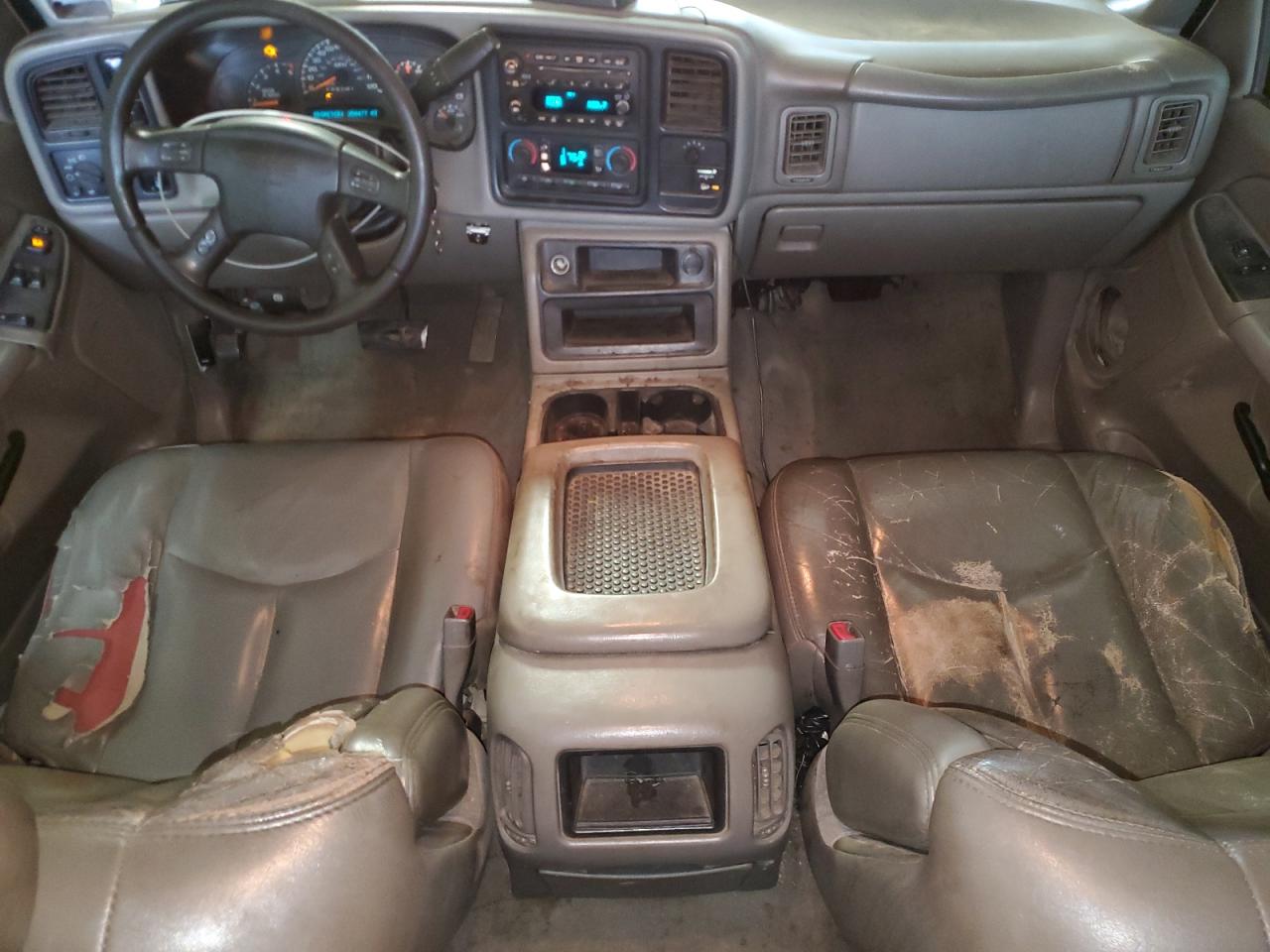 2006 Gmc Sierra K2500 Heavy Duty White vin: 1GTHK29D16E181748 Damage: Right Front Seat Cushion, Worn, Replacement Required
