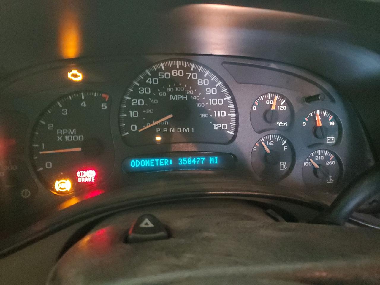 2006 Gmc Sierra K2500 Heavy Duty White vin: 1GTHK29D16E181748 Damage: Warning Light - Engine, On, Unacceptable