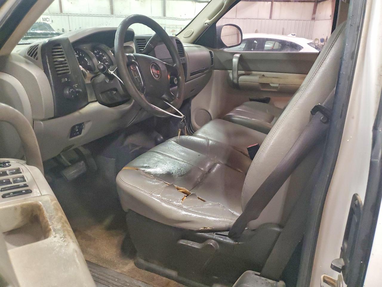 2007 Gmc Sierra K2500 Heavy Duty White vin: 1GTHK29K87E603983