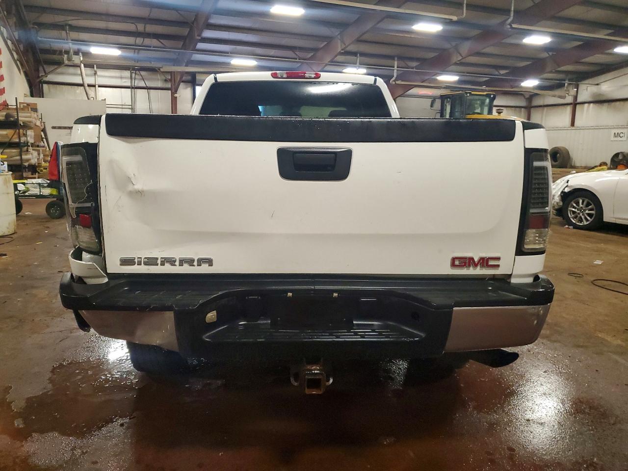 2007 Gmc Sierra K2500 Heavy Duty White vin: 1GTHK29K87E603983