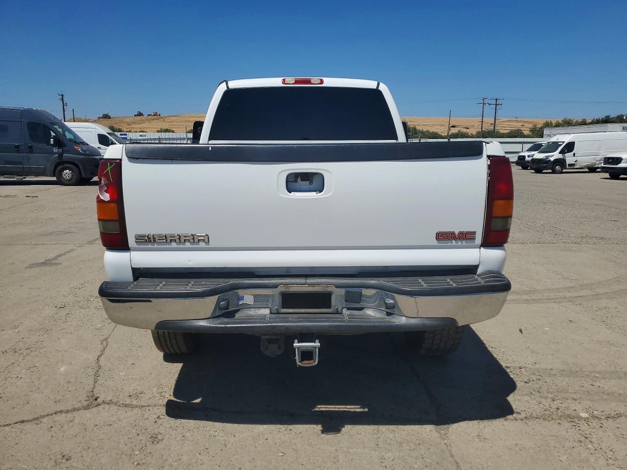 2002 Gmc Sierra K2500 Heavy Duty White vin: 1GTHK29U12E264980