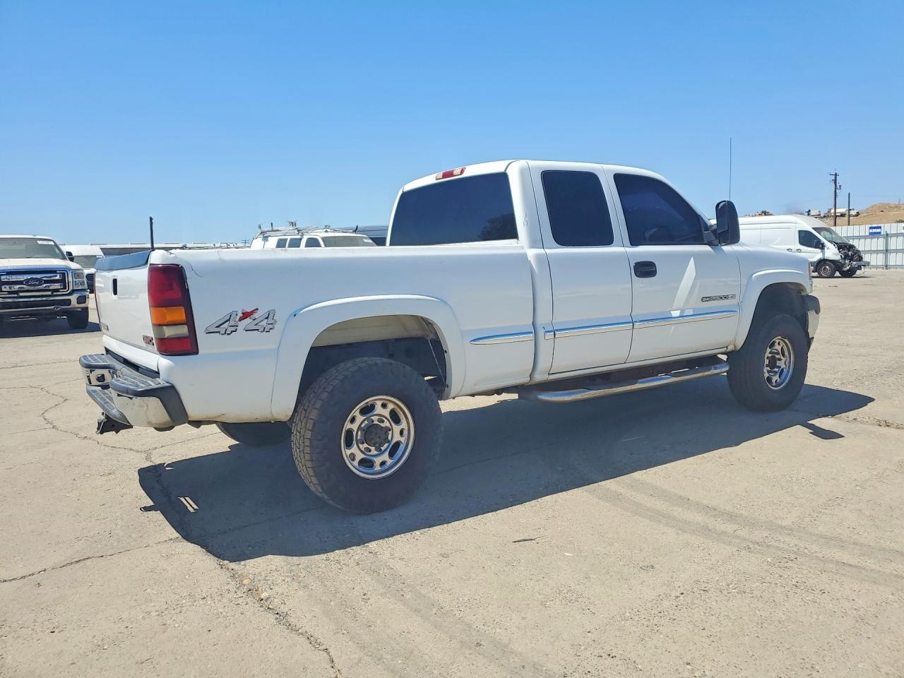 2002 Gmc Sierra K2500 Heavy Duty White vin: 1GTHK29U12E264980
