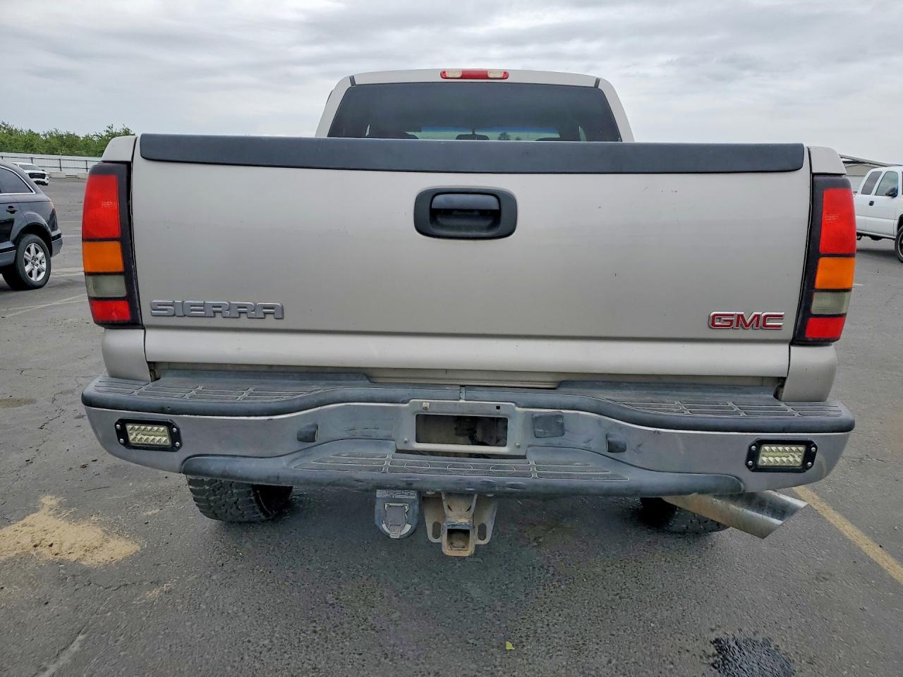 2005 Gmc Sierra K2500 Heavy Duty Tan vin: 1GTHK29U75E197368