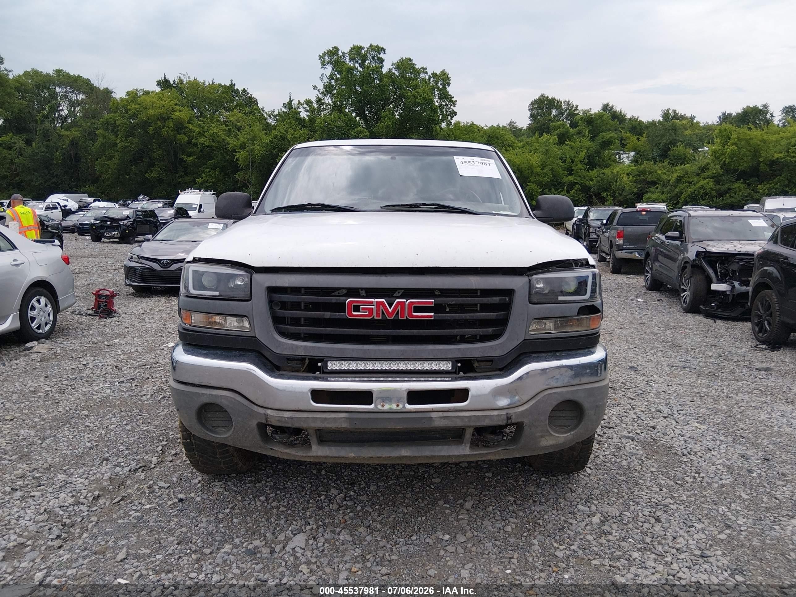 2005 Gmc Sierra 2500hd Work Truck White vin: 1GTHK29U85E316125