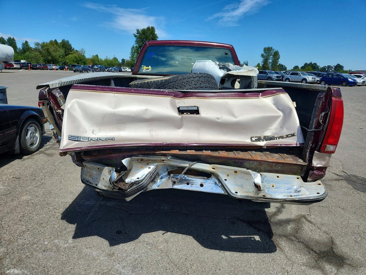1993 Gmc Sierra K3500 Burgundy vin: 1GTHK33FXPJ748080