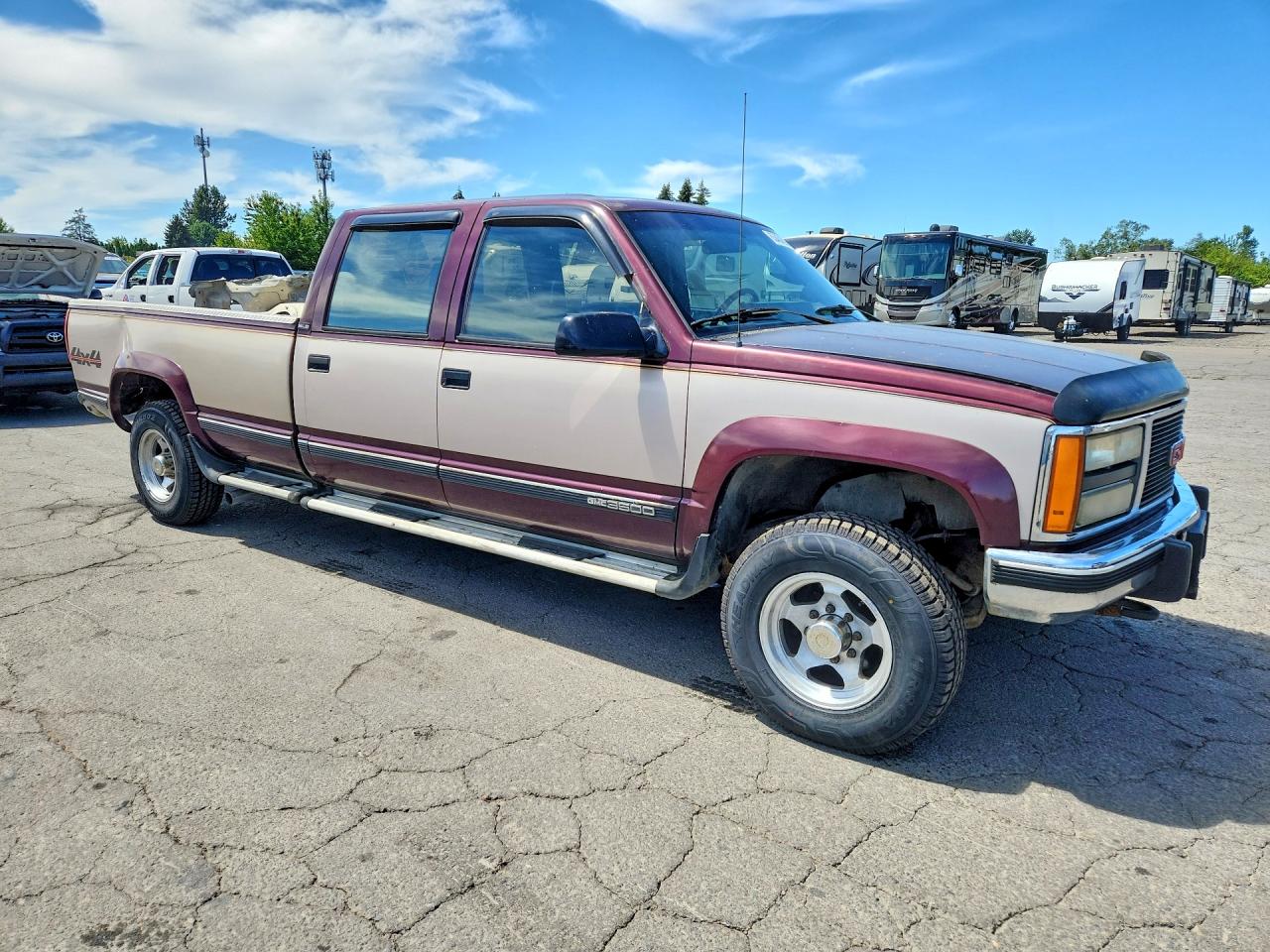1993 Gmc Sierra K3500 Burgundy vin: 1GTHK33FXPJ748080