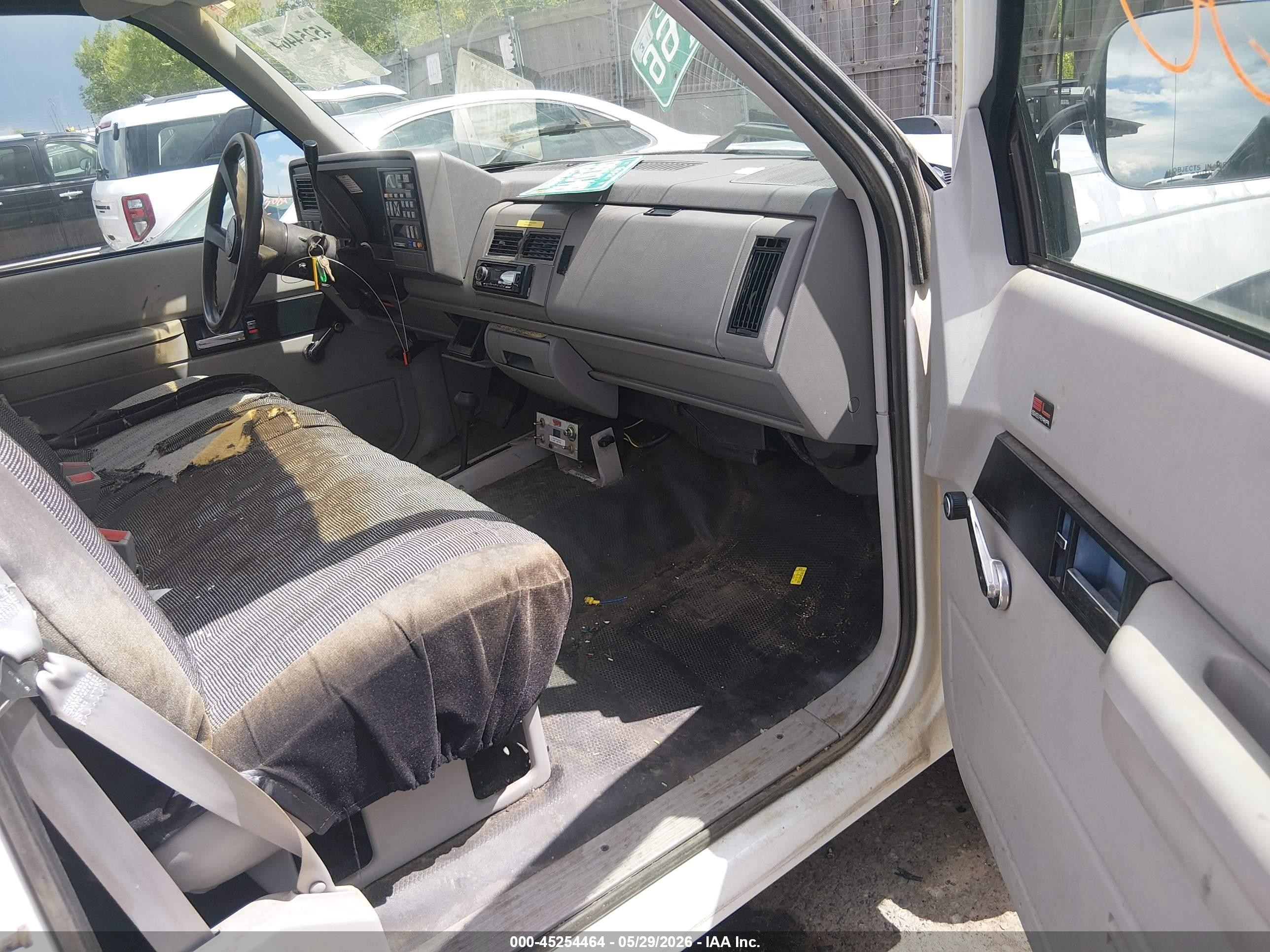 1993 Gmc Sierra K3500 White vin: 1GTHK34K6PE504494