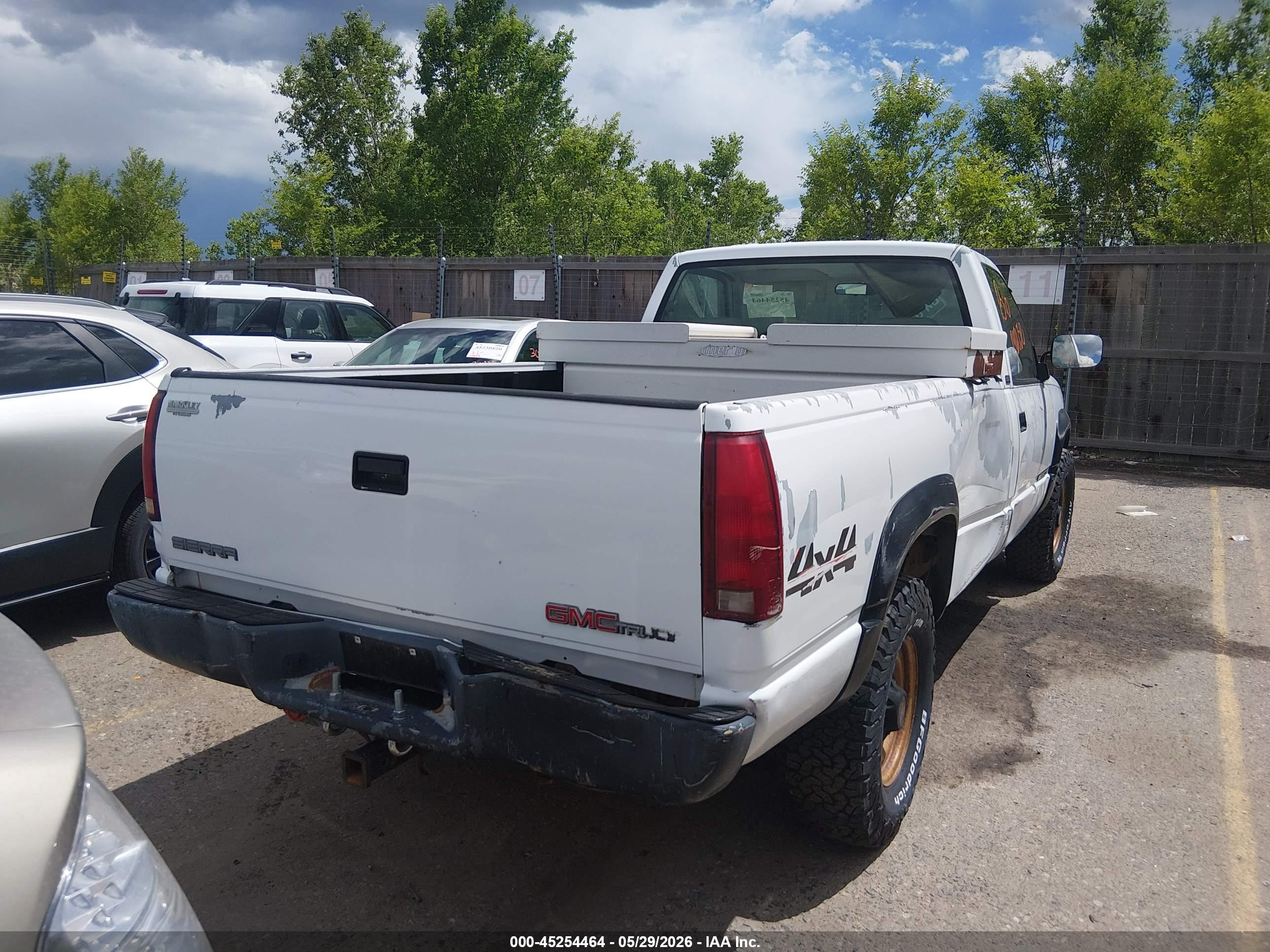 1993 Gmc Sierra K3500 White vin: 1GTHK34K6PE504494