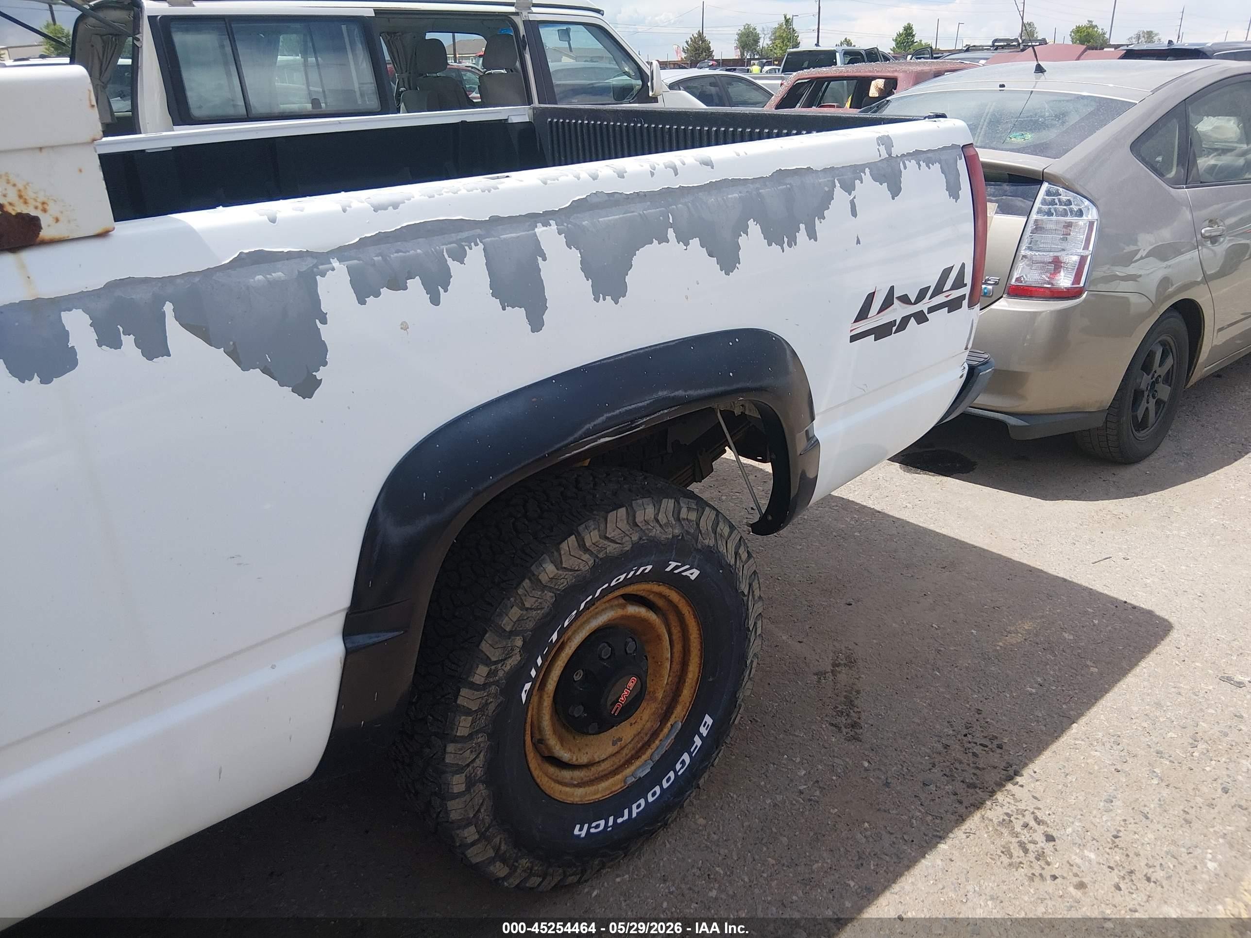 1993 Gmc Sierra K3500 White vin: 1GTHK34K6PE504494