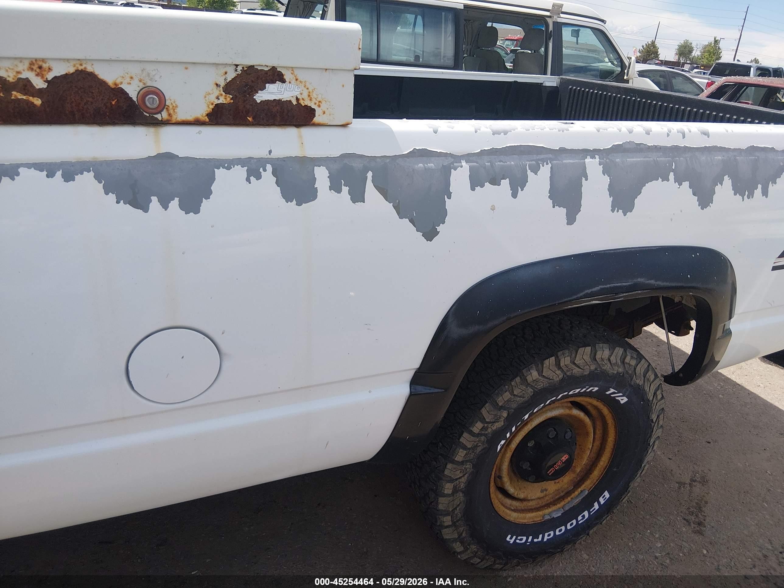 1993 Gmc Sierra K3500 White vin: 1GTHK34K6PE504494