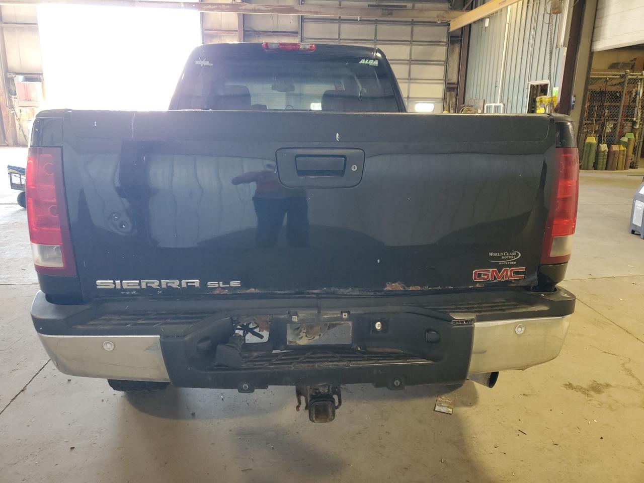 2009 Gmc Sierra K2500 Sle Black vin: 1GTHK53629F151992 Damage: Tailgate, Rust, > 12 Inches