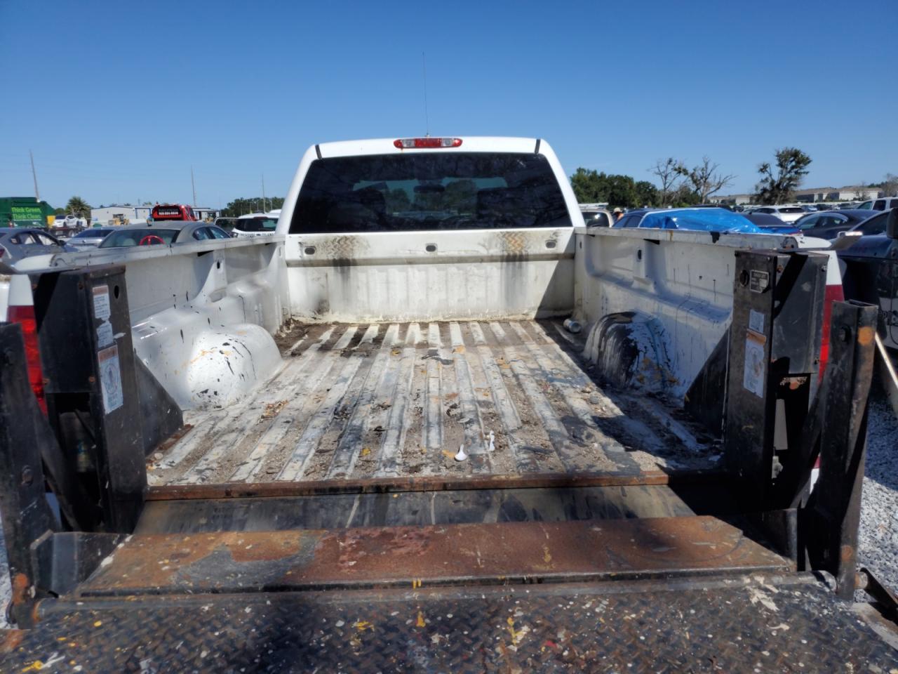 2009 Gmc Sierra K3500 White vin: 1GTHK73K89F170720