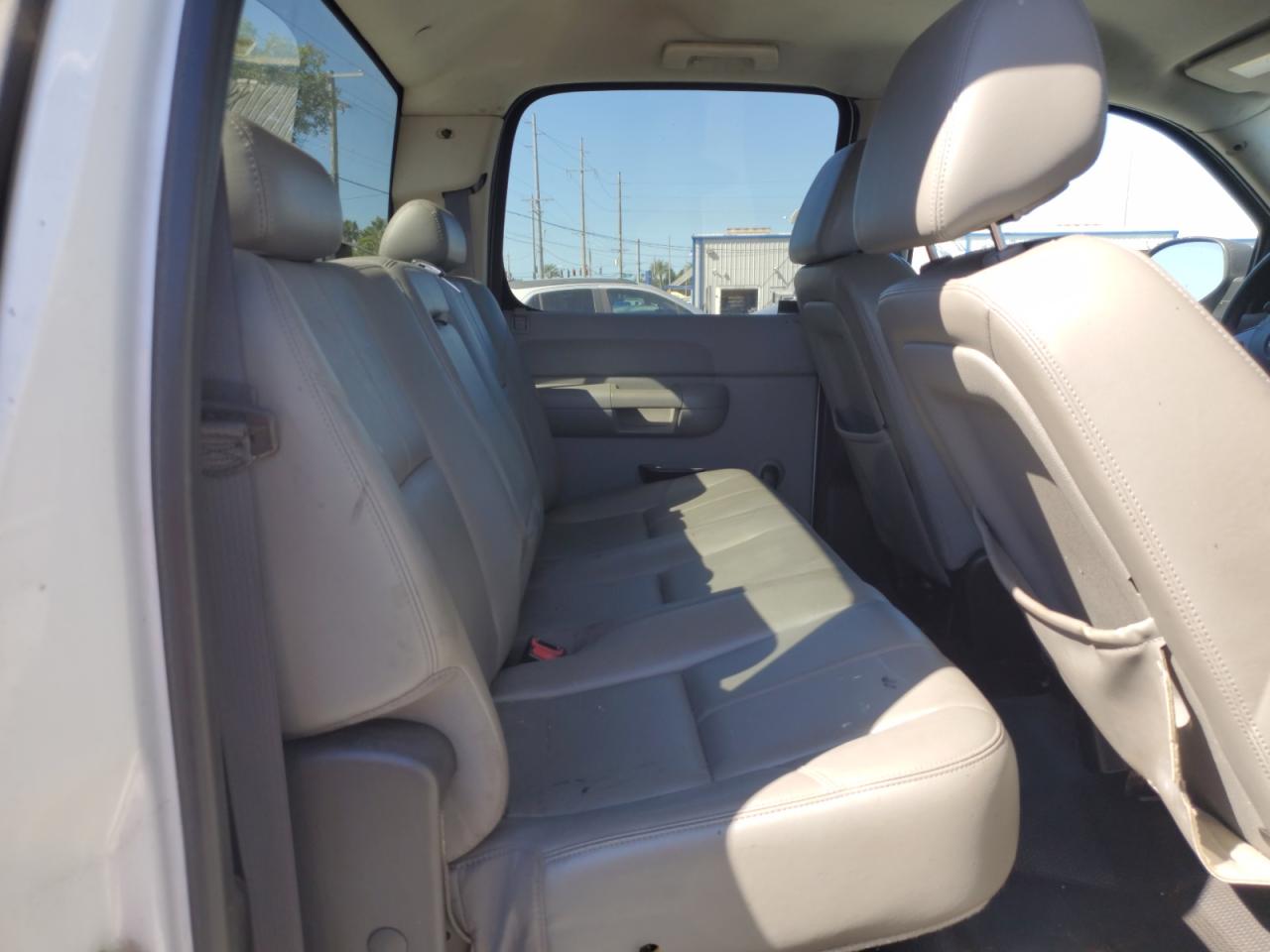 2009 Gmc Sierra K3500 White vin: 1GTHK73K89F170720
