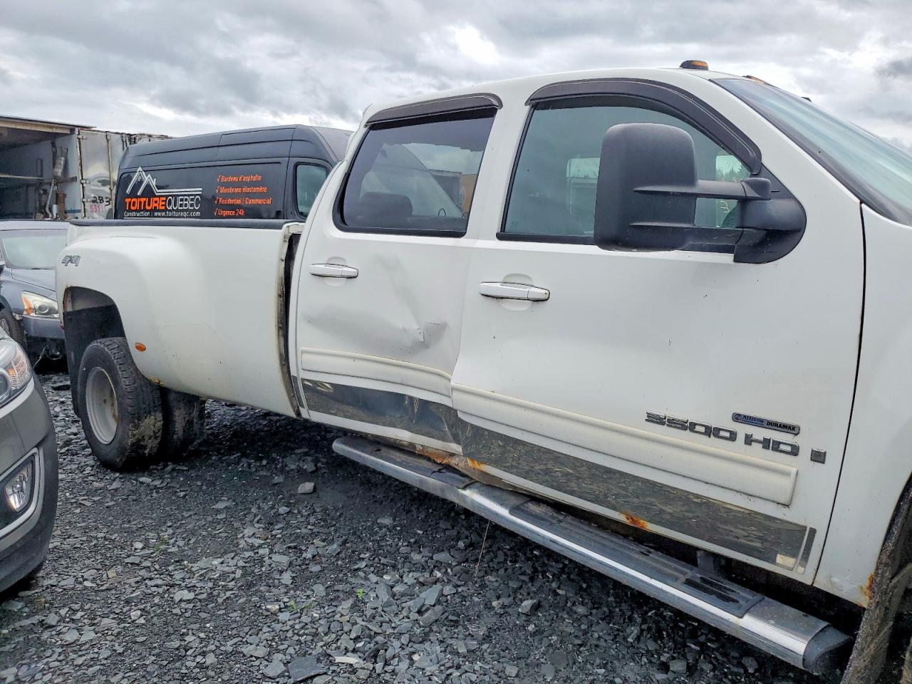 2007 Gmc New Sierra K3500 White vin: 1GTJK33647F555511