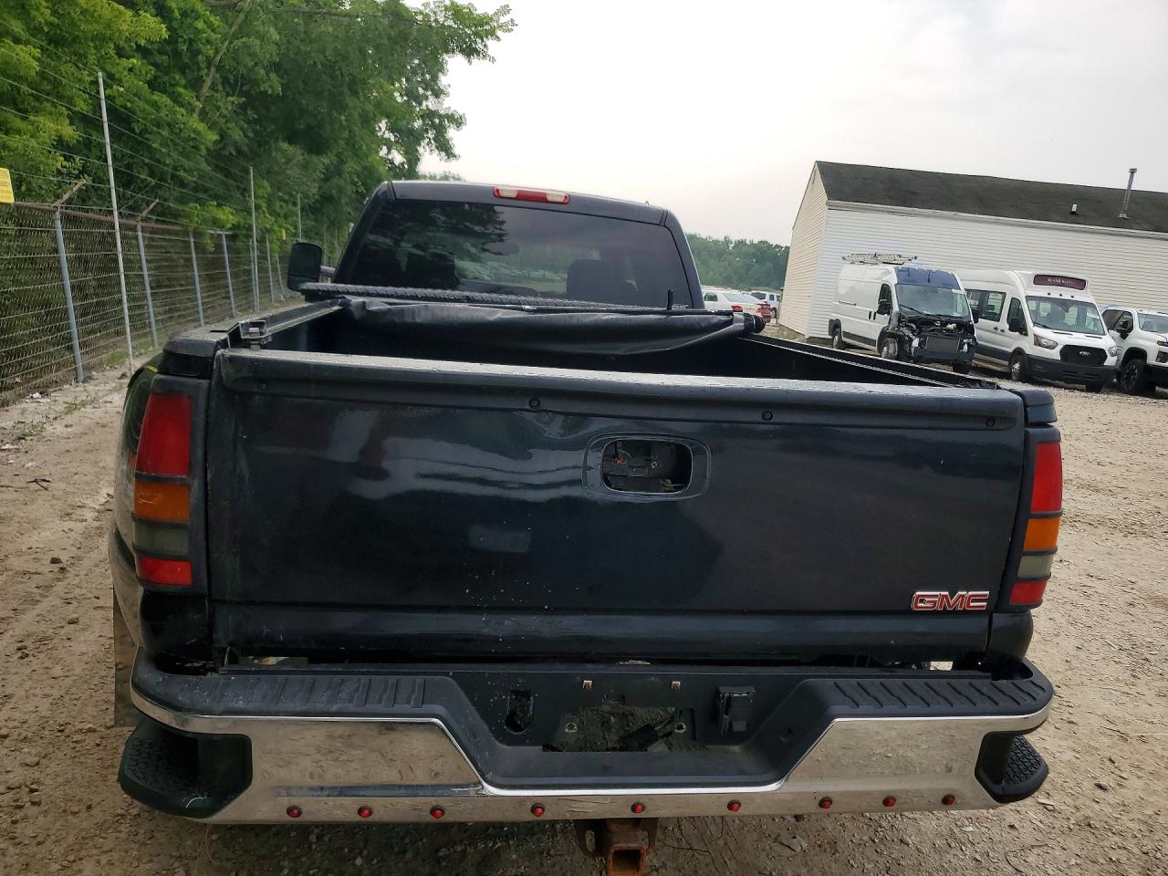 2007 Gmc New Sierra K3500 Black vin: 1GTJK33D07F137932