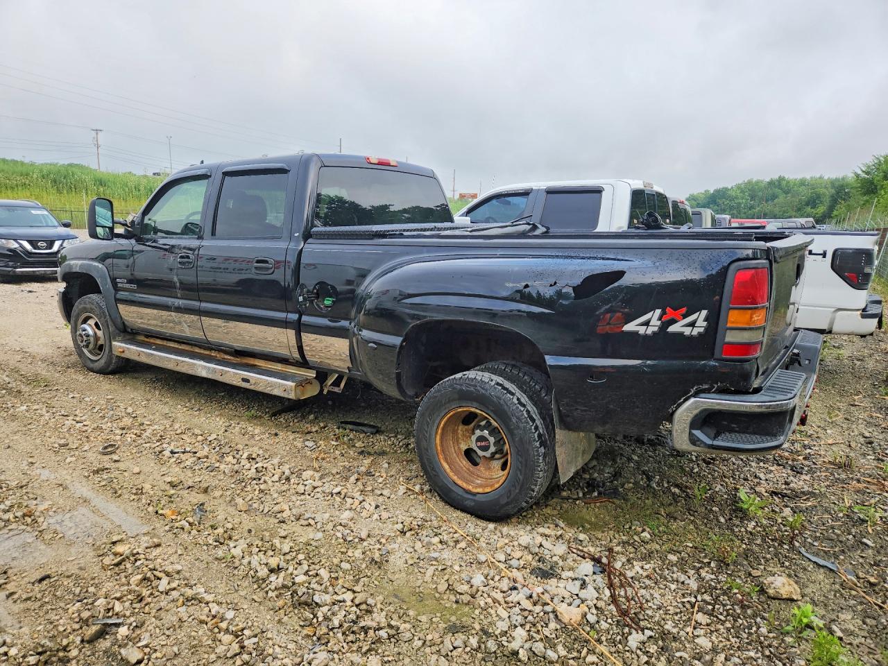 2007 Gmc New Sierra K3500 Black vin: 1GTJK33D07F137932