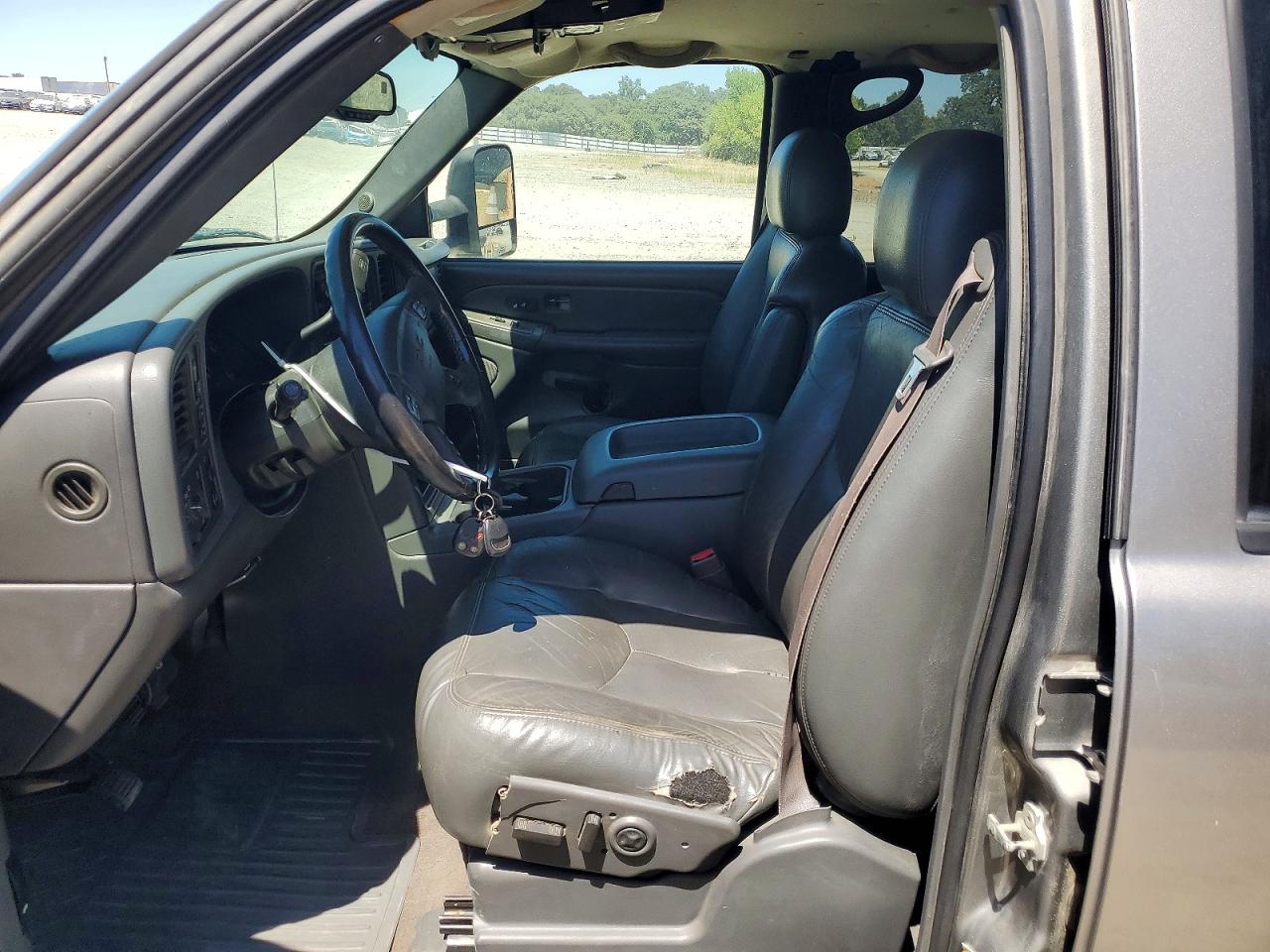 2007 Gmc New Sierra K3500 Silver vin: 1GTJK33D27F152092
