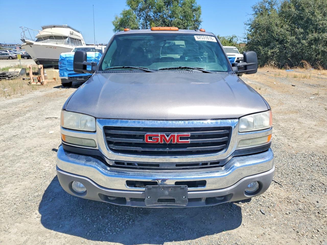 2007 Gmc New Sierra K3500 Silver vin: 1GTJK33D27F152092