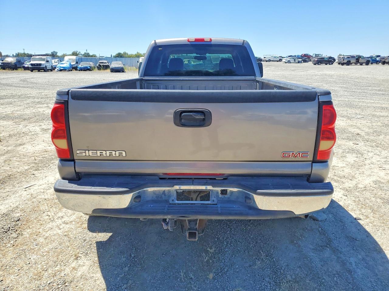 2007 Gmc New Sierra K3500 Silver vin: 1GTJK33D27F152092