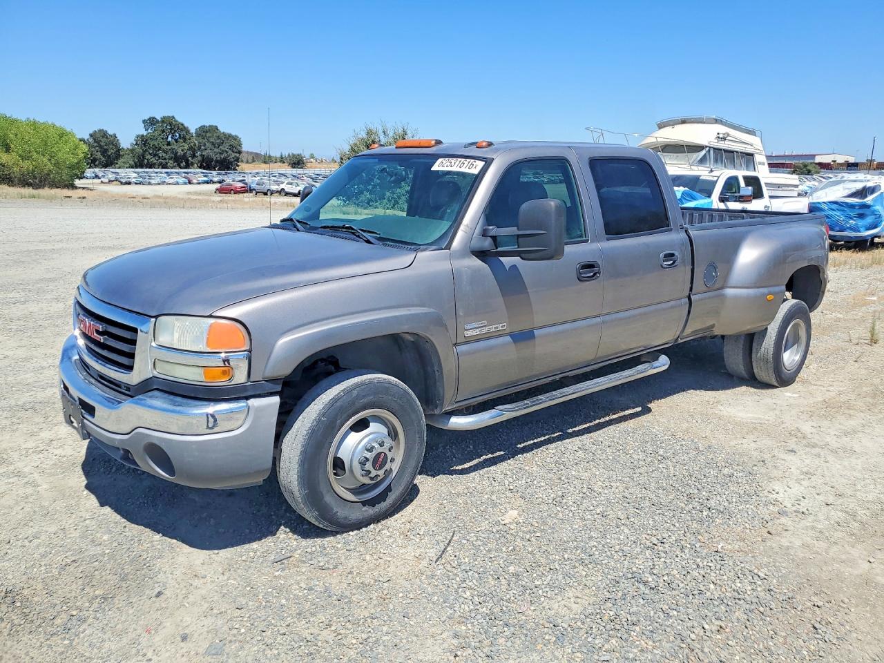 2007 Gmc New Sierra K3500 Silver vin: 1GTJK33D27F152092