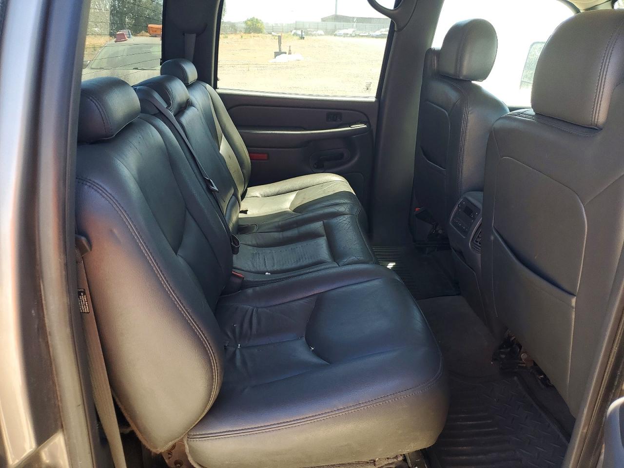 2007 Gmc New Sierra K3500 Silver vin: 1GTJK33D27F152092