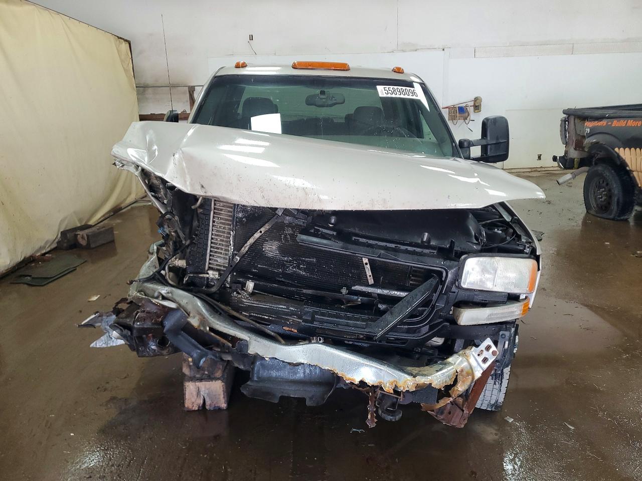 2006 Gmc New Sierra K3500 Silver vin: 1GTJK33D66F169671