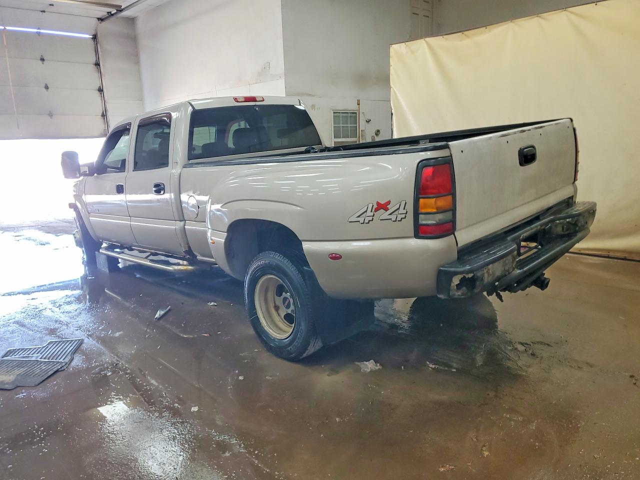 2006 Gmc New Sierra K3500 Silver vin: 1GTJK33D66F169671
