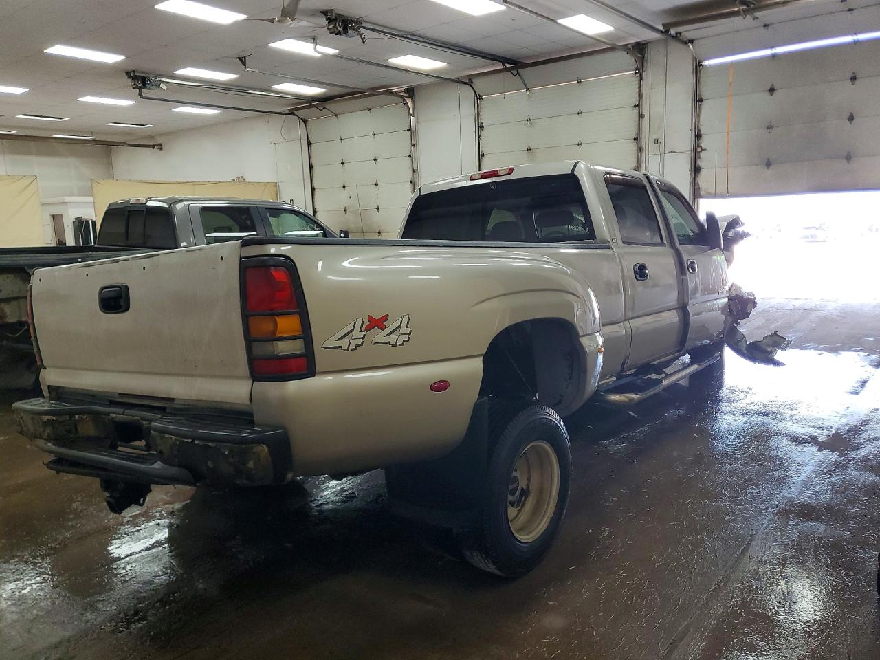 2006 Gmc New Sierra K3500 Silver vin: 1GTJK33D66F169671