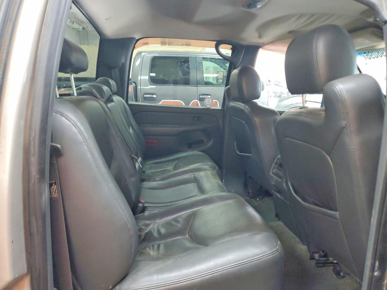 2006 Gmc New Sierra K3500 Silver vin: 1GTJK33D66F169671