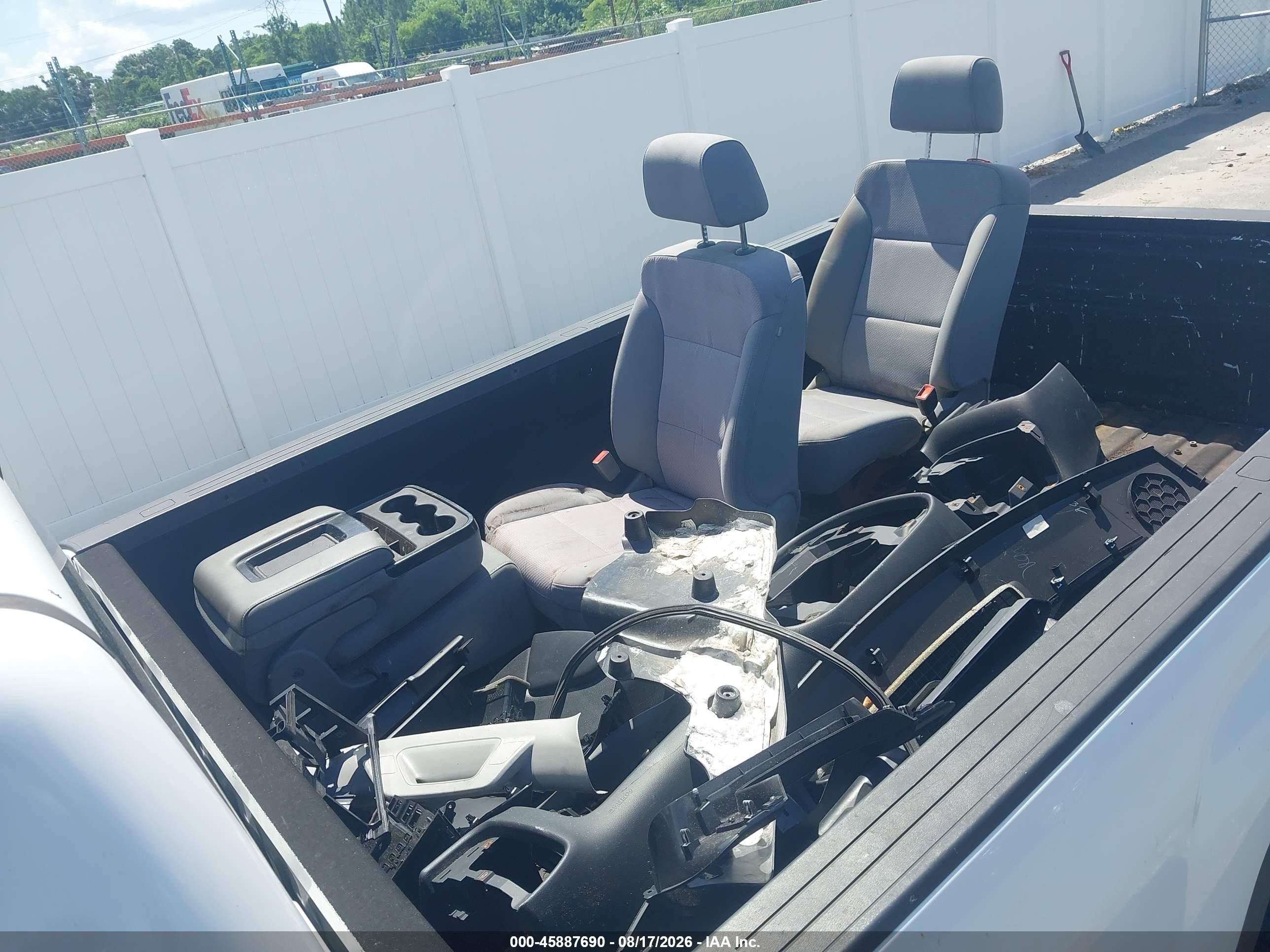 2015 Gmc Sierra 1500   White vin: 1GTN1TEC2FZ903911