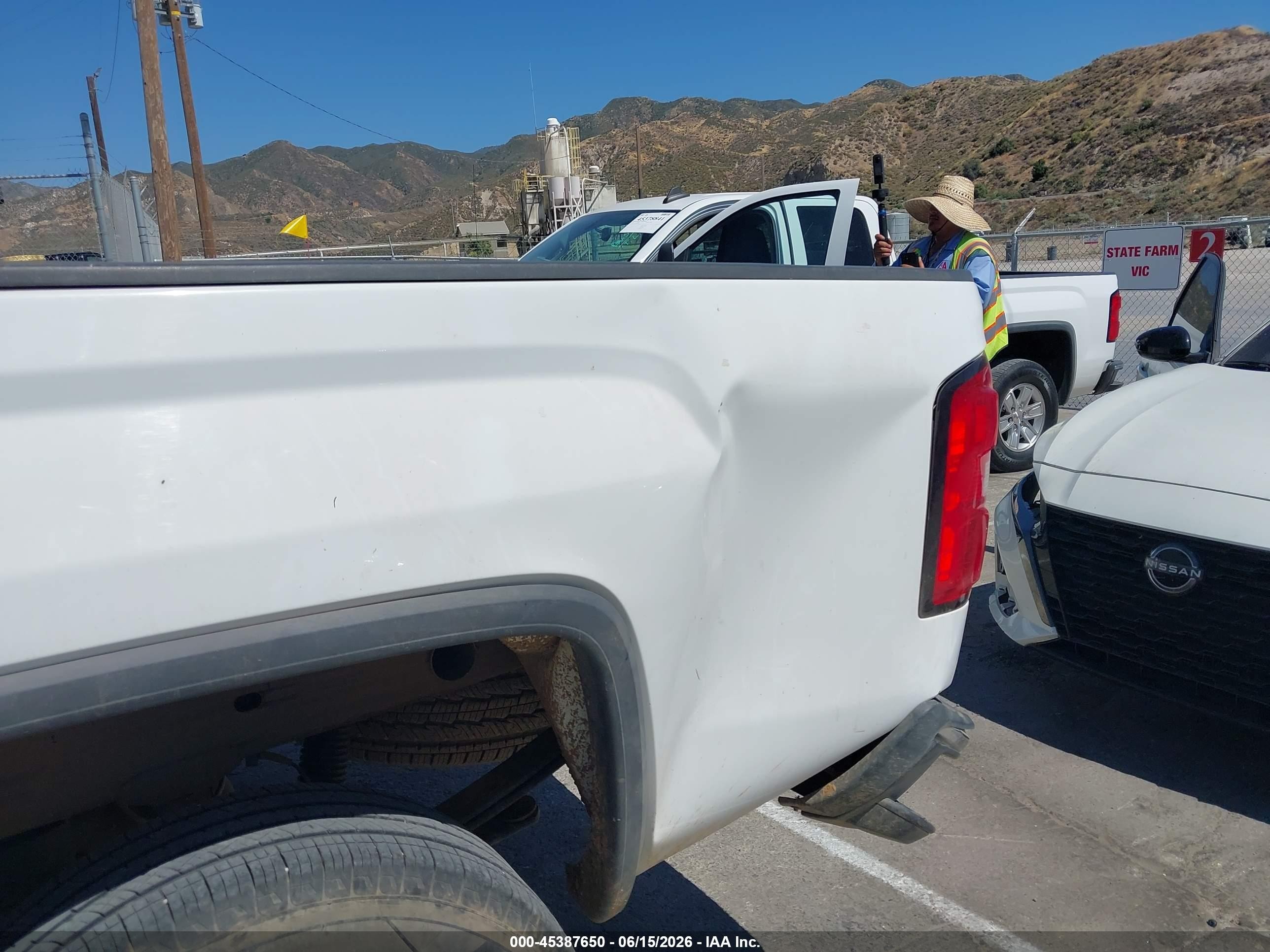 2015 Gmc Sierra 1500   White vin: 1GTN1TEC5FZ900291