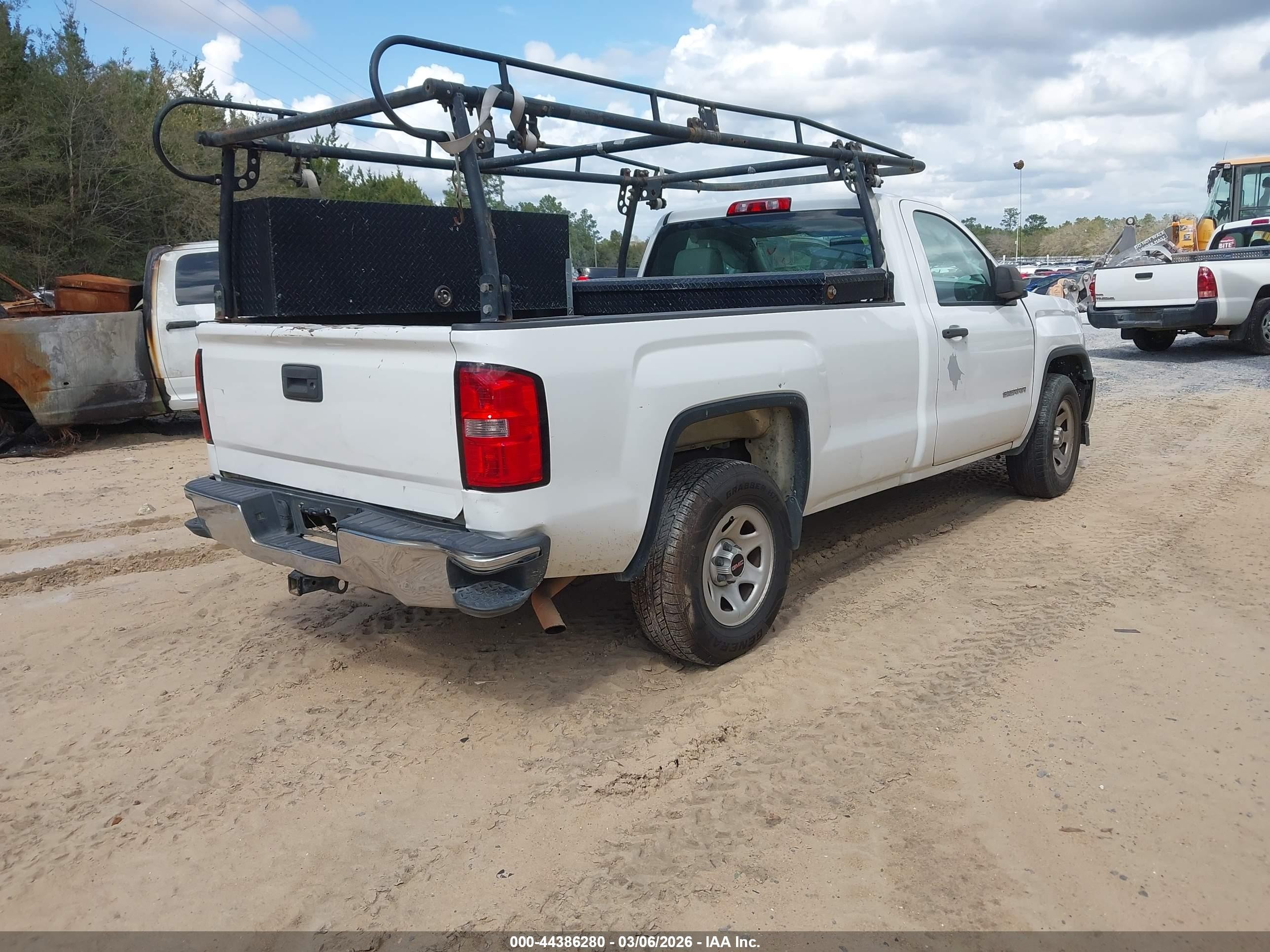2015 Gmc Sierra 1500   White vin: 1GTN1TEH2FZ406806