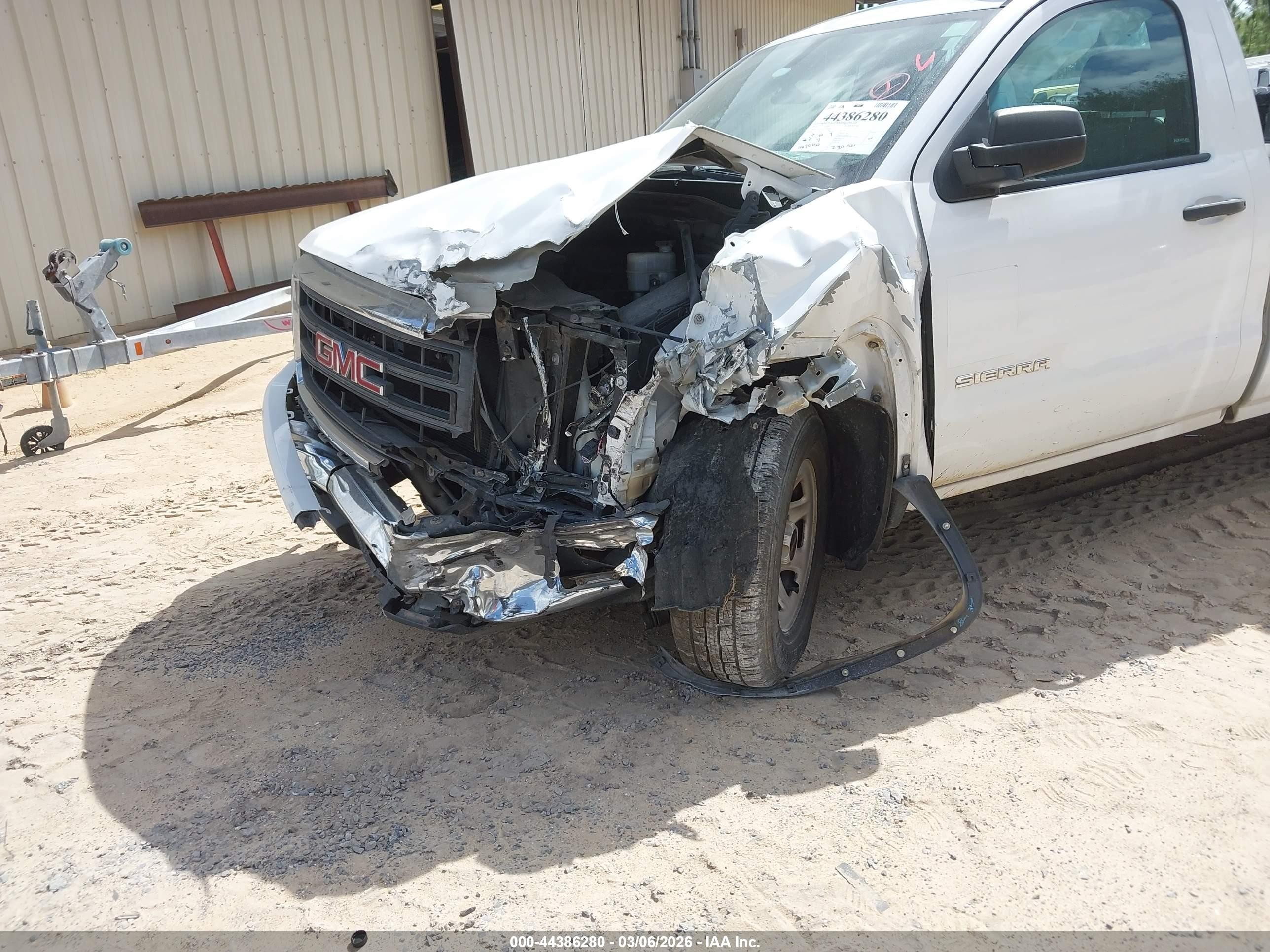 2015 Gmc Sierra 1500   White vin: 1GTN1TEH2FZ406806