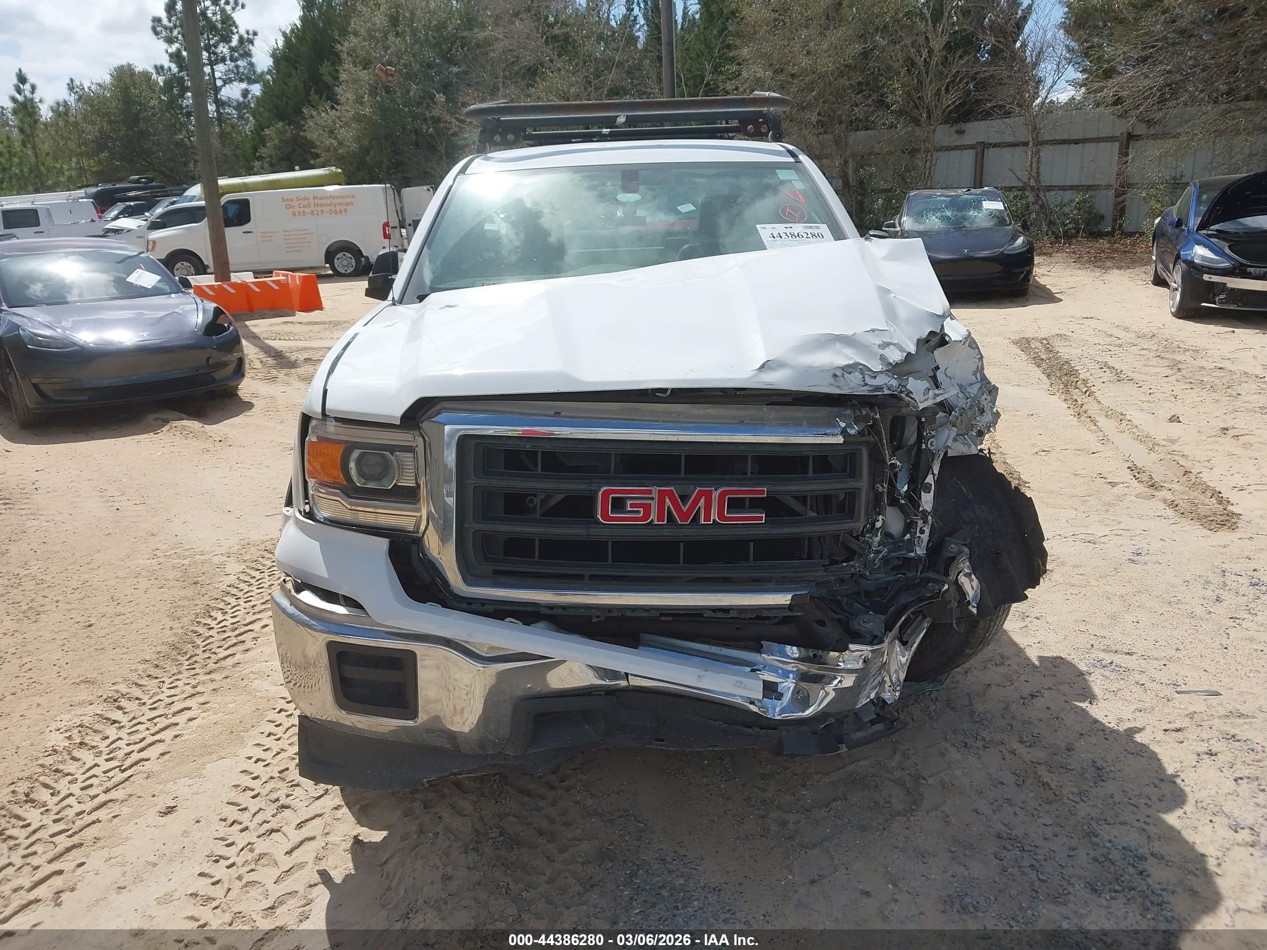 2015 Gmc Sierra 1500   White vin: 1GTN1TEH2FZ406806