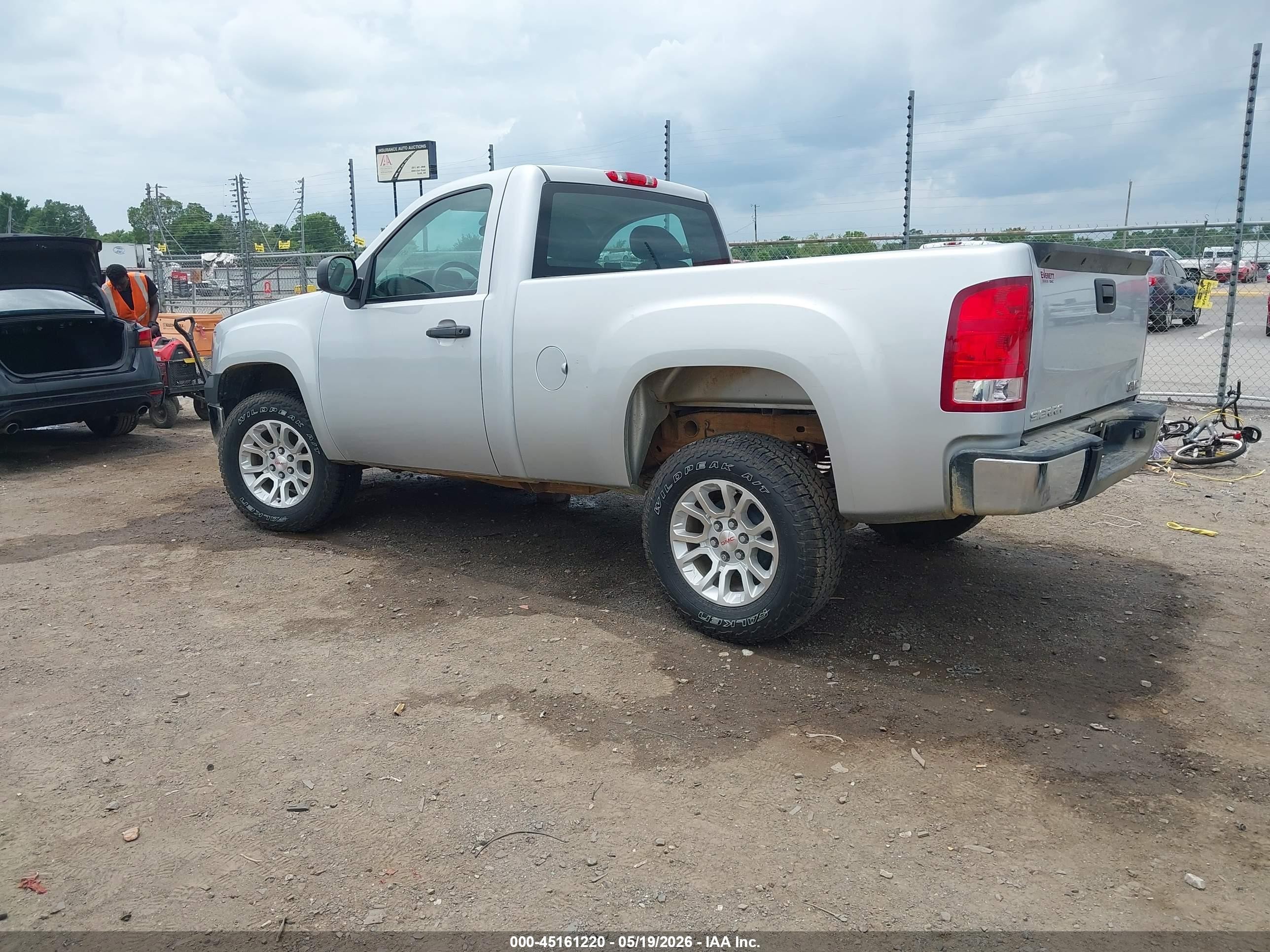 2013 Gmc Sierra 1500 Work Truck Серебряный vin: 1GTN1TEX5DZ256548