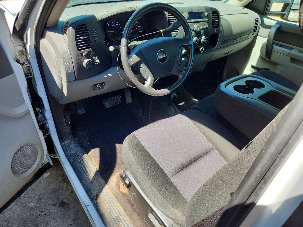 2011 Gmc Sierra K1500 White vin: 1GTN2TE03BZ256335