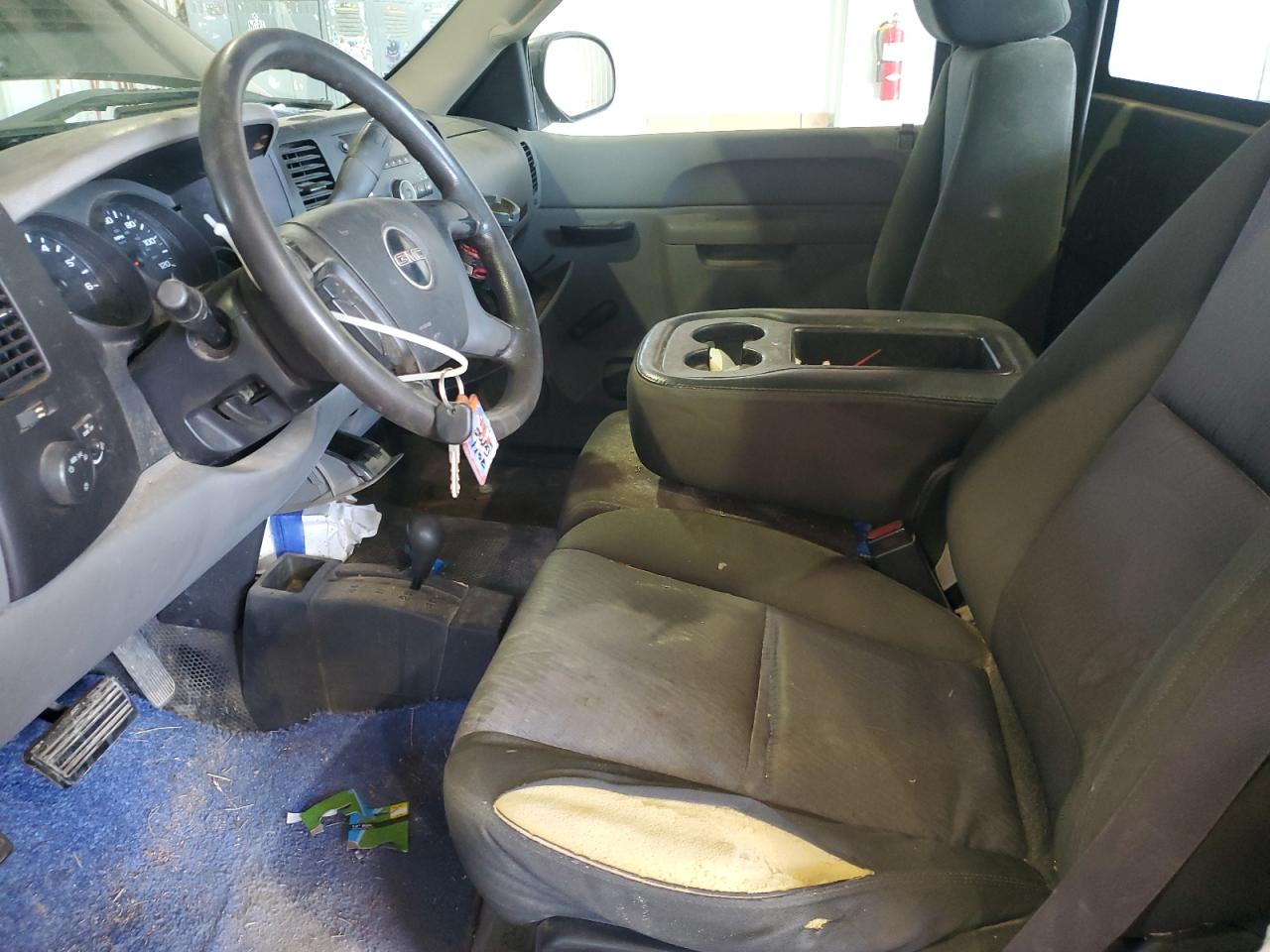 2011 Gmc Sierra K1500 Blue vin: 1GTN2TEX0BZ137526 Damage: Left Front Seat Cushion, Cut, > 12 Inches