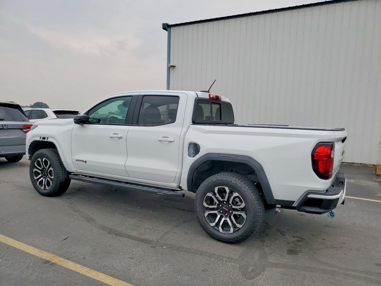 2025 Gmc Canyon At4 White vin: 1GTP2DEK6S1186344