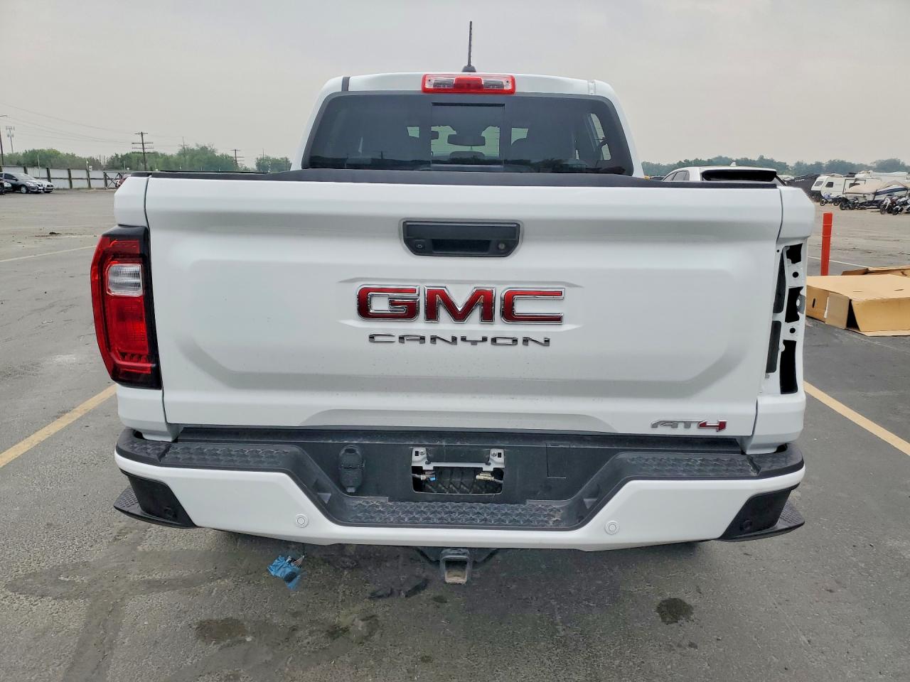 2025 Gmc Canyon At4 White vin: 1GTP2DEK6S1186344