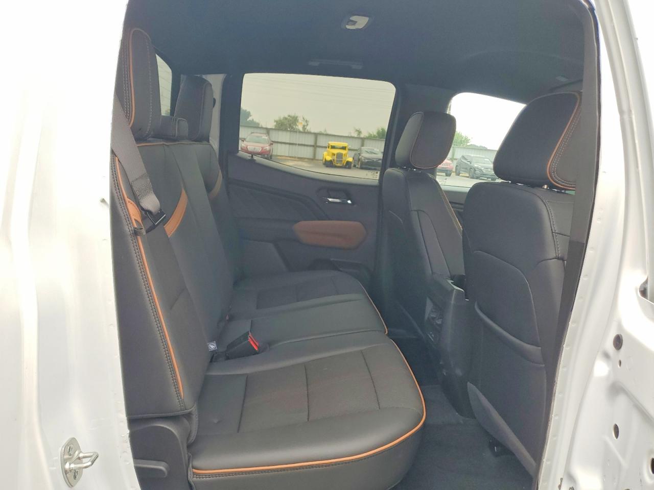 2025 Gmc Canyon At4 White vin: 1GTP2DEK6S1186344