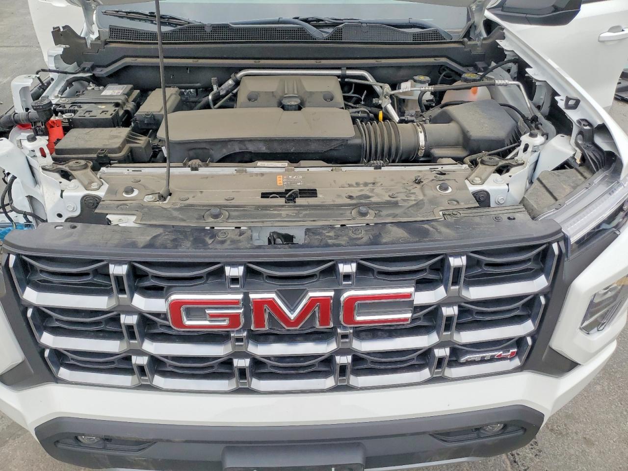 2025 Gmc Canyon At4 White vin: 1GTP2DEK6S1186344