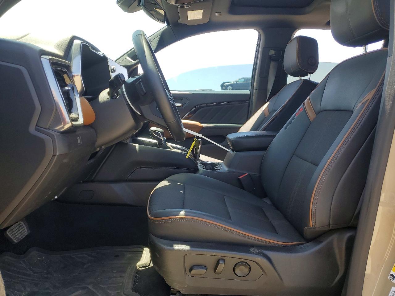 2024 Gmc Canyon At4 Tan vin: 1GTP6DEK8R1127648