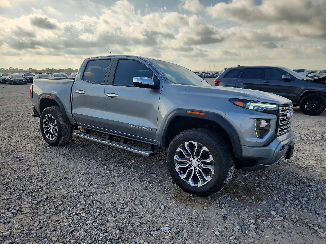 2024 Gmc Canyon Denali Серебряный vin: 1GTP6FEK4R1218671