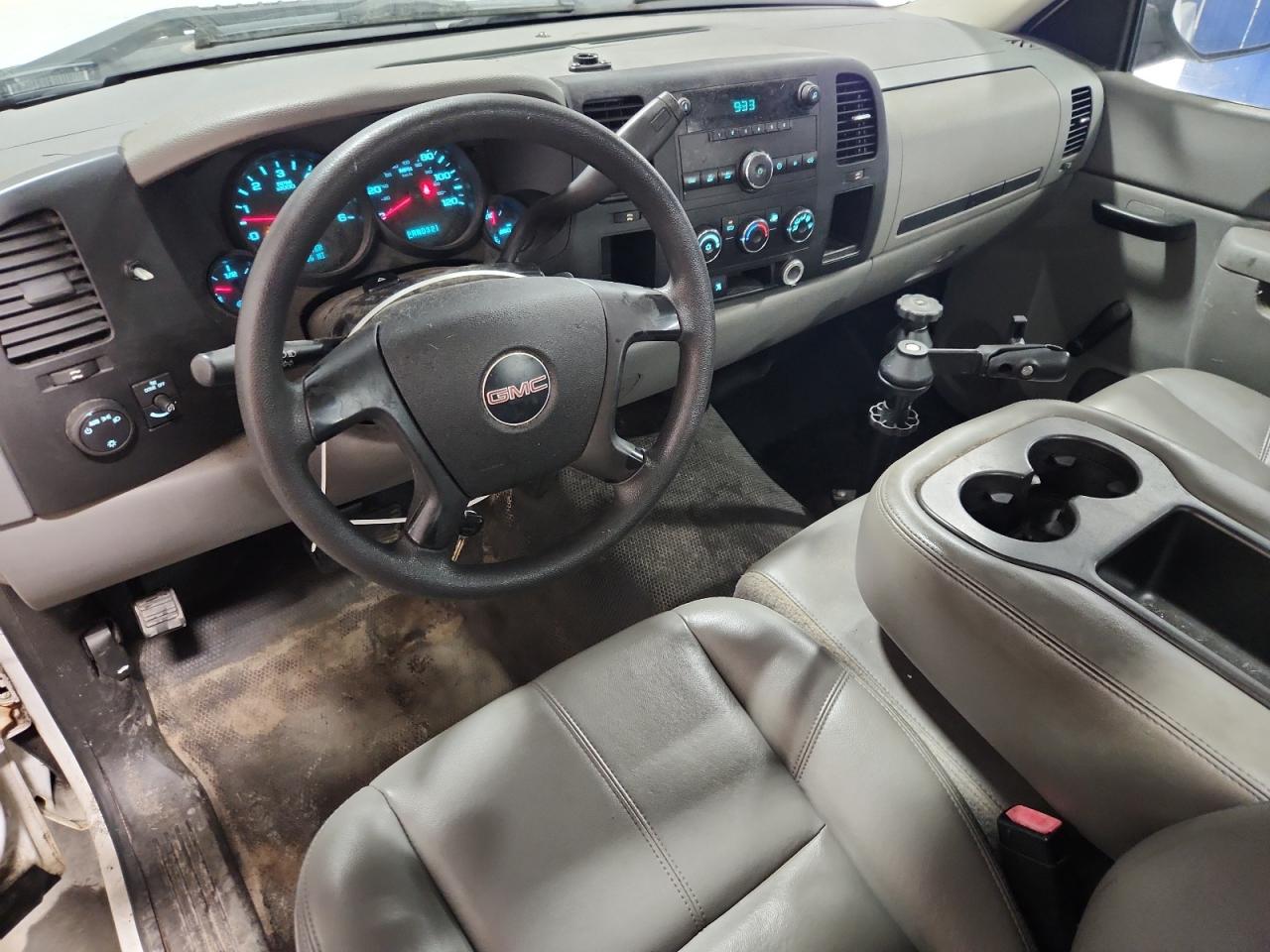 2010 Gmc Sierra C1500 White vin: 1GTPCTEX8AZ159603 Damage: Aftermarket Accessory, Aftermarket, Acceptable