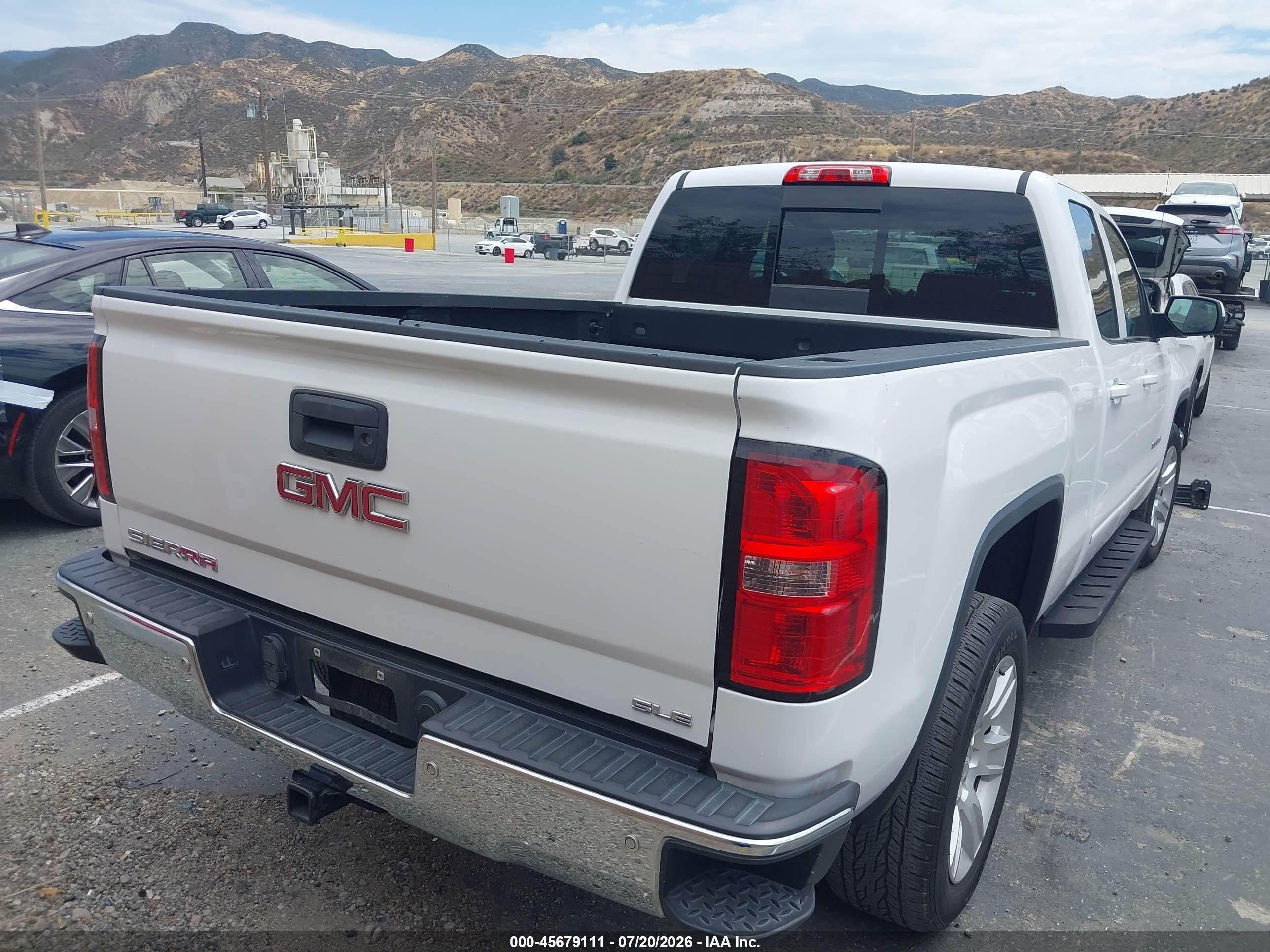 2015 Gmc Sierra 1500 Sle White vin: 1GTR1UEC2FZ163123