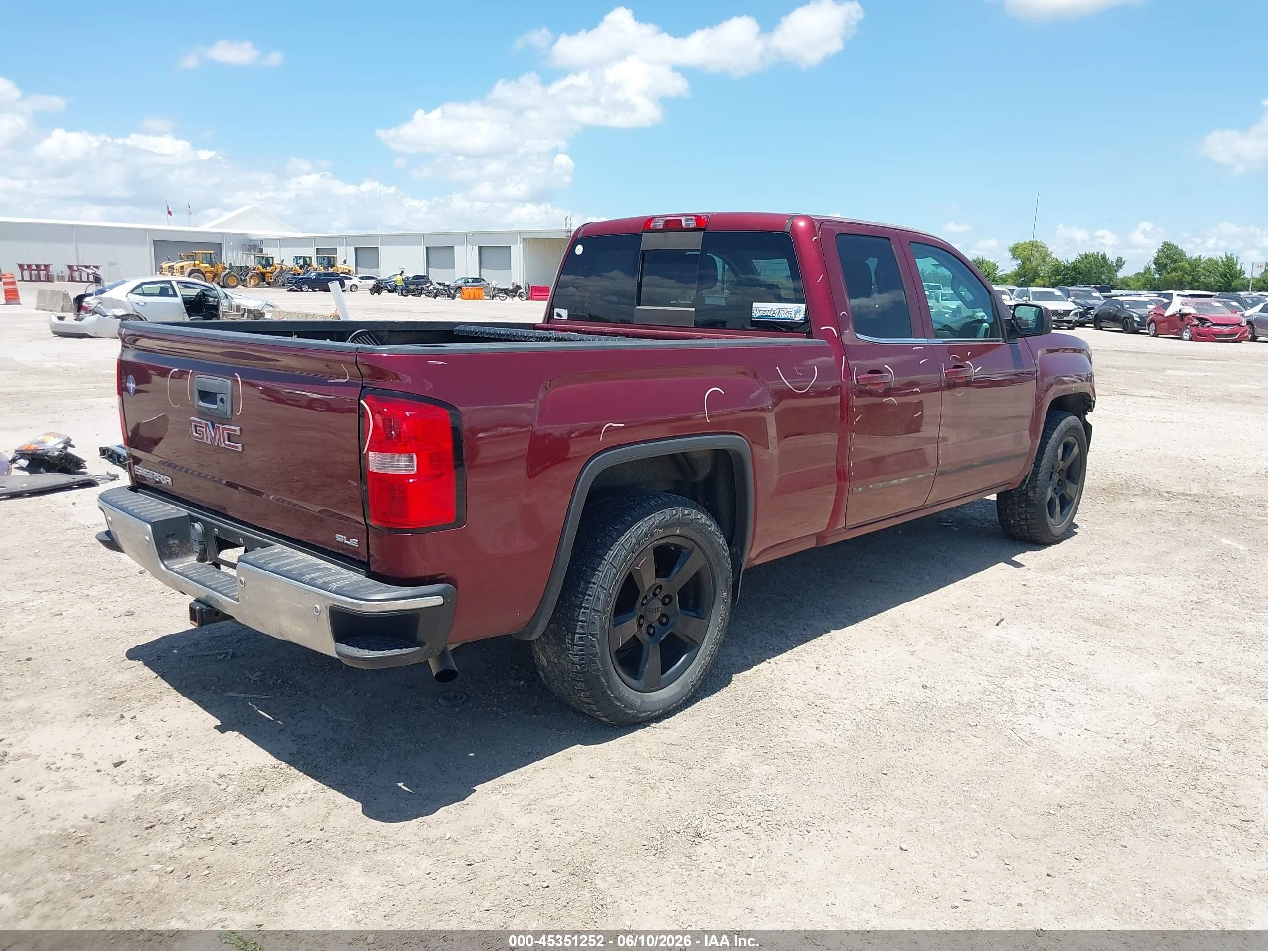 2015 Gmc Sierra 1500 Sle Red vin: 1GTR1UEC5FZ146977